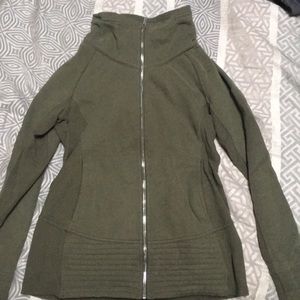 Barely worn Lululemon high neck sweater!